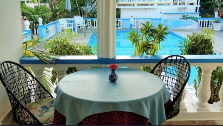 Pink Hibiscus Bed&Breakfast Montego Bay Exterior foto
