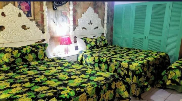 Pink Hibiscus Bed&Breakfast Montego Bay Exterior foto